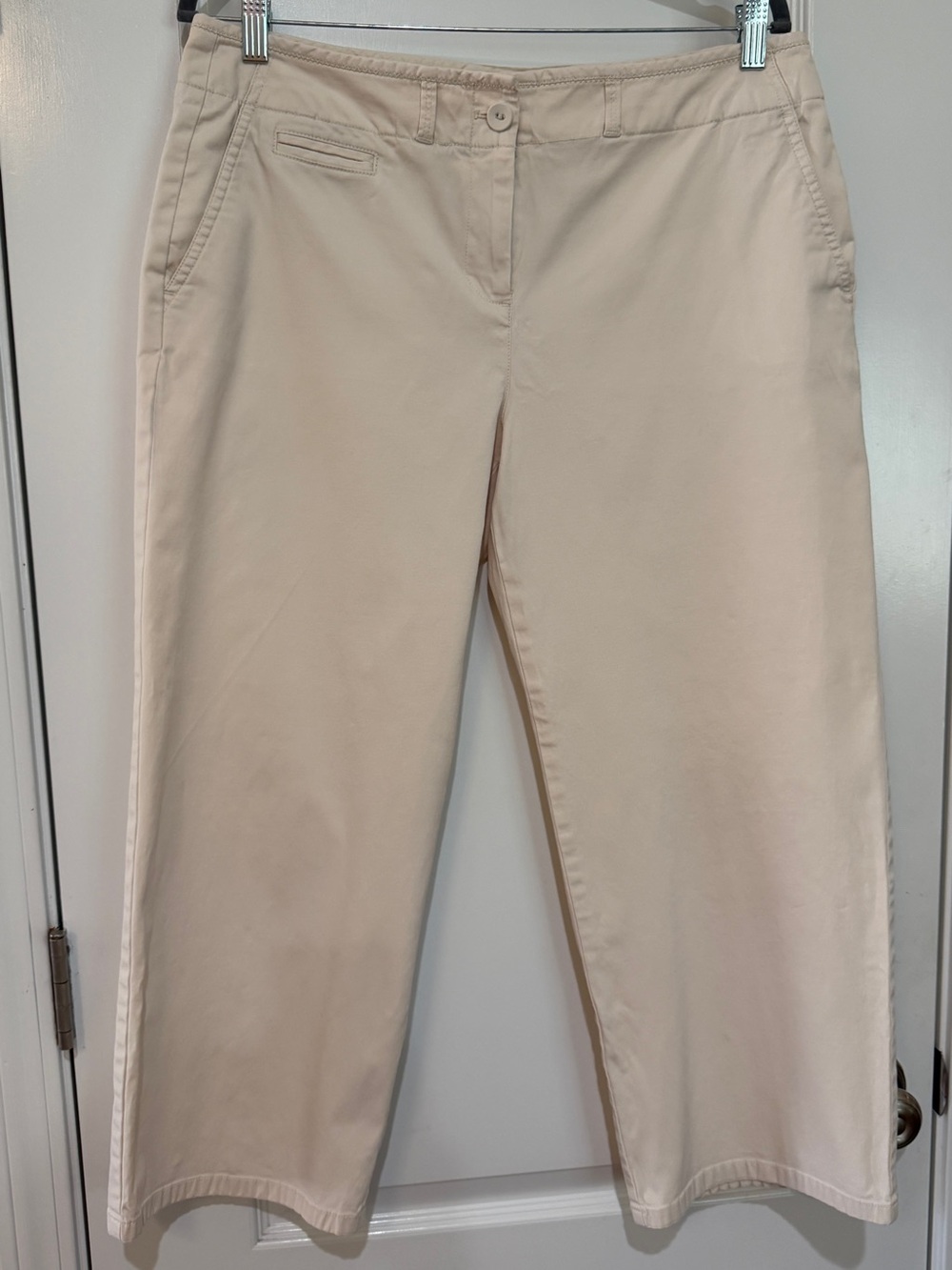 Talbots Women’s Beige Cropped pants